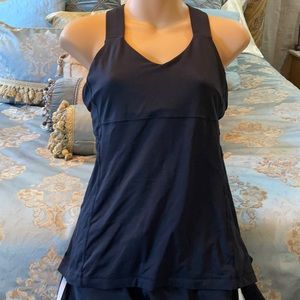 Lululemon Crosses back sport bra built in